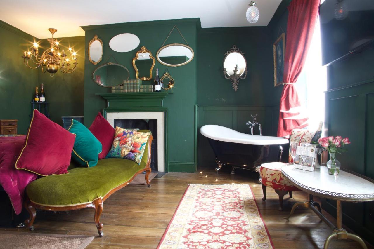 Mademoiselle's Boutique