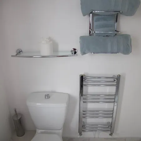 Mademoiselle'S Boutique Holiday Accommodation Уитби Экстерьер фото