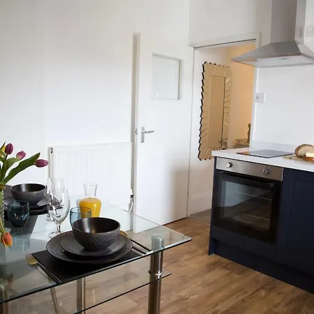 Mademoiselle'S Boutique Holiday Accommodation Уитби Экстерьер фото