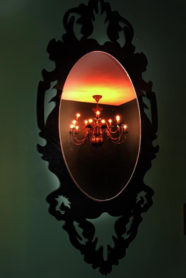Mademoiselle's Boutique Apartment