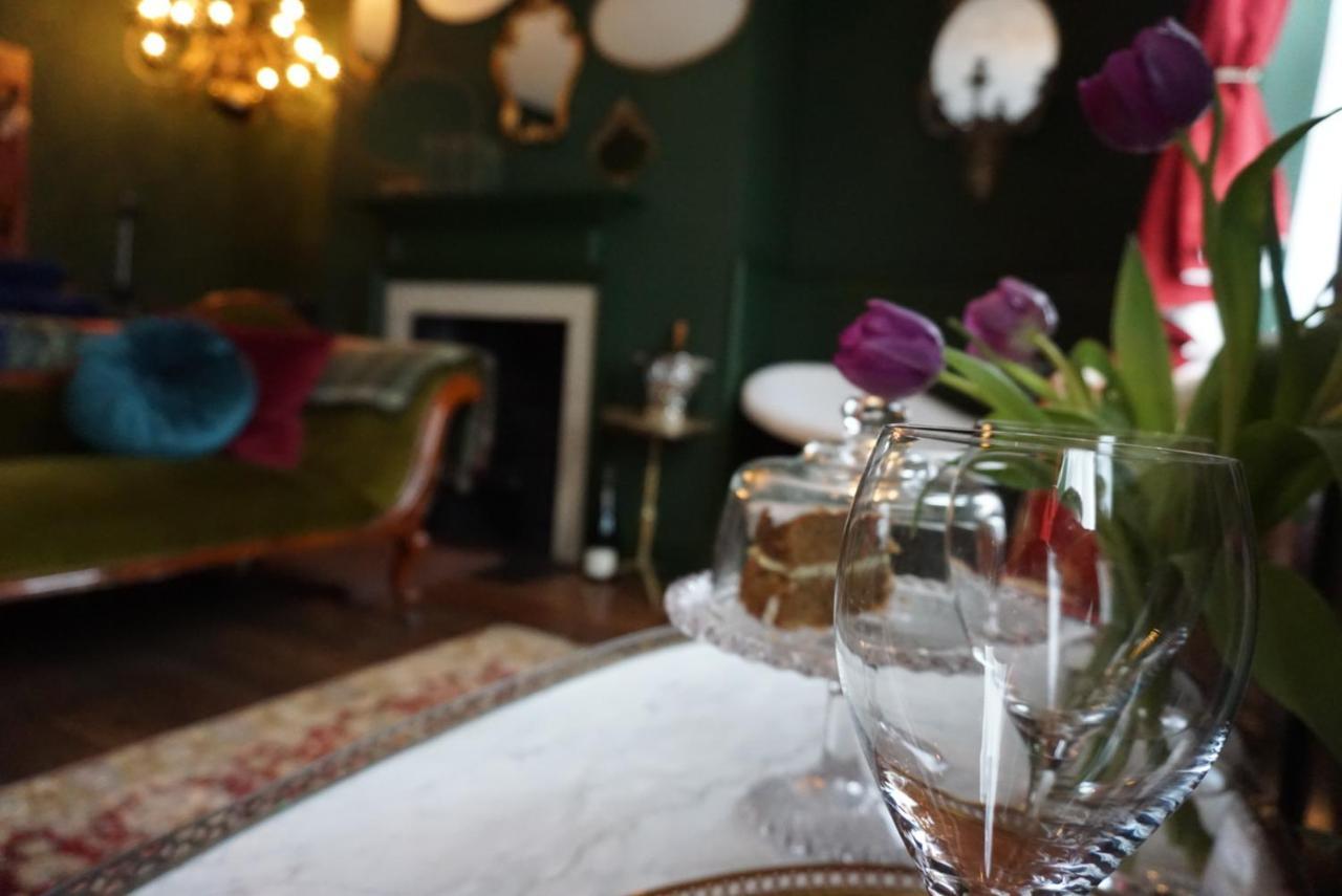 Mademoiselle's Boutique Apartment *