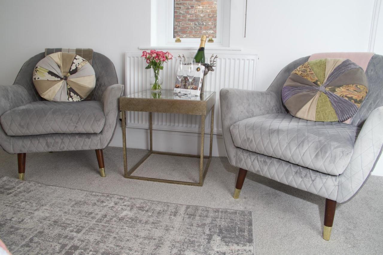 Mademoiselle's Boutique Apartment Whitby