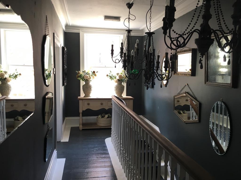 Mademoiselle's Boutique Apartment